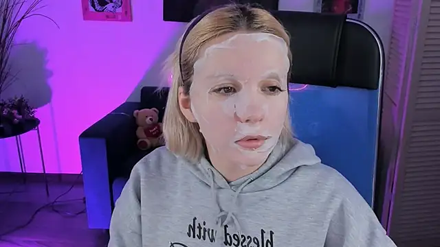 AuroraWrenfield online show from 01-16-26, 04:38