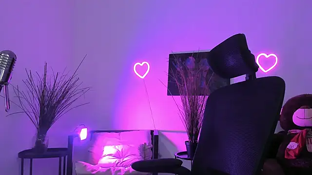 AuroraWrenfield online show from 04-01-26, 01:28