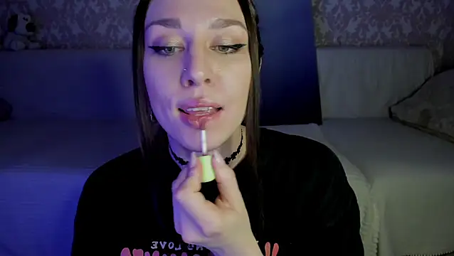 Snapshot of Lil_Foxy9 chatting on 10-10-25, 04:06 Lil Foxy9 online show from 10-10-25, 04:06