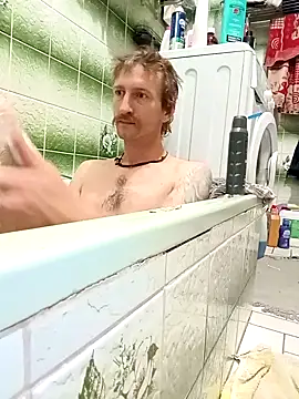 Snapshot of KokosMartin chatting on 10-04-25, 10:08 KokosMartin online show from 10-04-25, 10:08