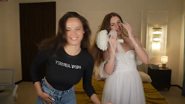 Snapshot of Goldie_Flame chatting on 09-26-25, 06:45 Goldie Flame online show from 09-26-25, 06:45