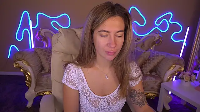 Snapshot of KateShanny chatting on 10-13-25, 05:51 KateShanny online show from 10-13-25, 05:51