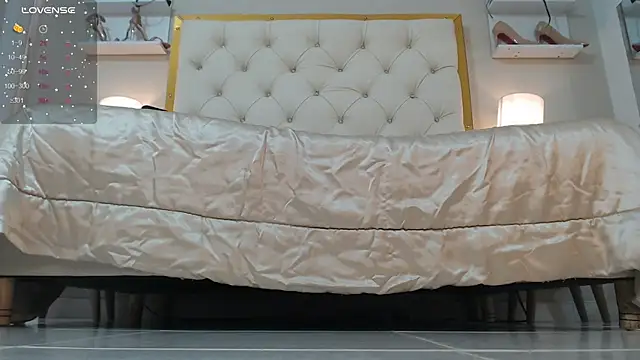 Snapshot of aura_sanders1 chatting on 11-04-25, 12:15 aura sanders1 online show from 11-04-25, 12:15