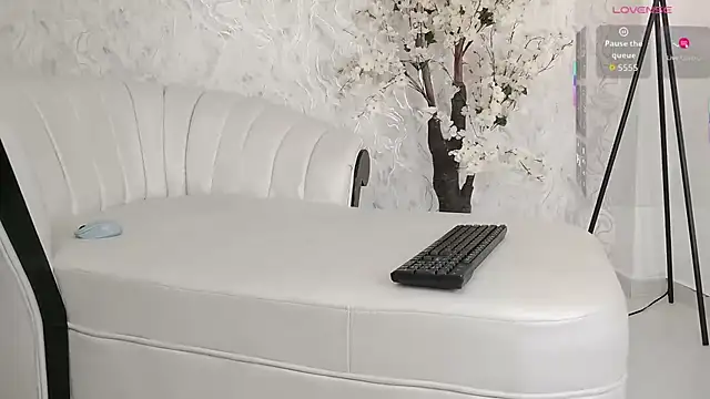 Snapshot of aura_sanders1 chatting on 12-03-25, 11:52 aura sanders1 online show from 12-03-25, 11:52