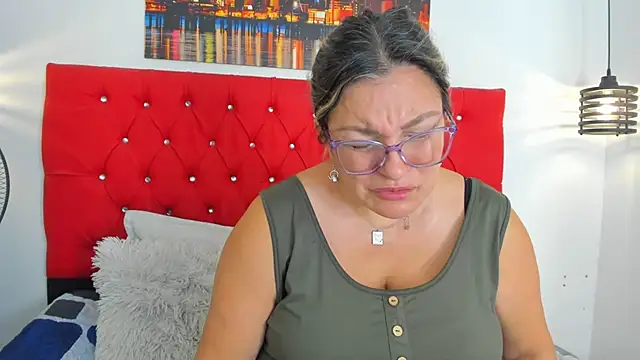 carolinacrus01 online show from 04-04-26, 12:02