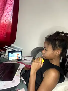Snapshot of Soniala chatting on 11-29-25, 07:28 Soniala online show from 11-29-25, 07:28