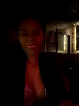 Snapshot of Soniala chatting on 12-14-25, 02:17 Soniala online show from 12-14-25, 02:17