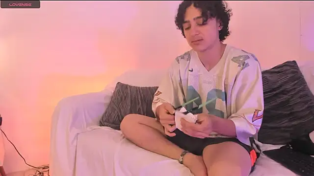 juliie star online show from 11-22-25, 04:11