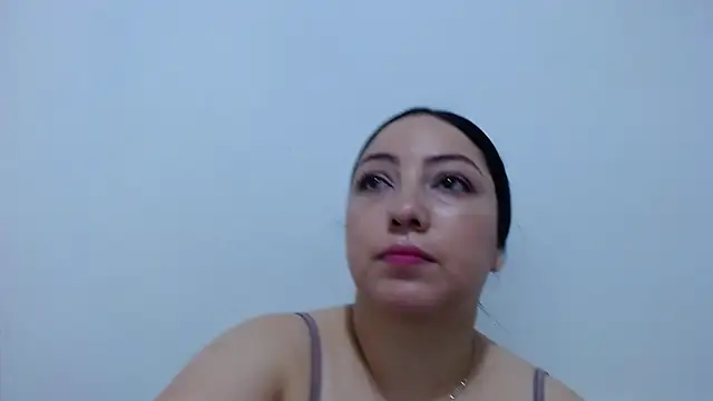 Snapshot of carolina_zabala_19 chatting on 07-12-26, 02:30 carolina zabala 19 online show from 07-12-26, 02:30