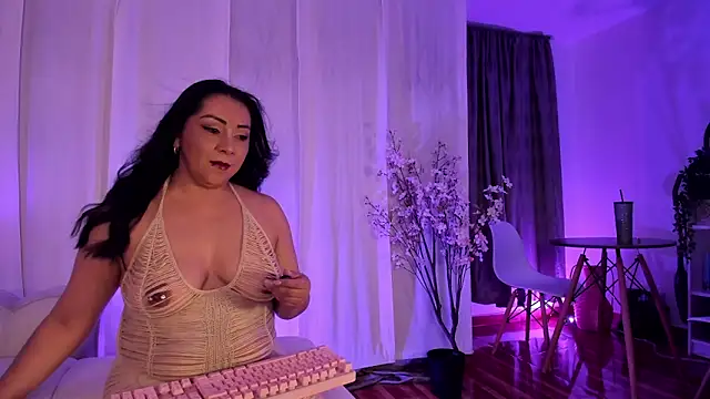 sweett-mary online show from 05-17-26, 03:26