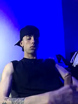 Snapshot of redmen69 chatting on 09-20-25, 04:46 redmen69 online show from 09-20-25, 04:46