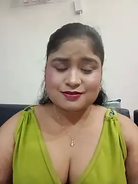 Snapshot of hornyriyanka chatting on 06-24-26, 02:43 hornyriyanka online show from 06-24-26, 02:43