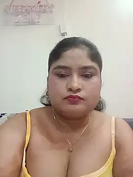 Snapshot of hornyriyanka chatting on 06-28-26, 03:01 hornyriyanka online show from 06-28-26, 03:01
