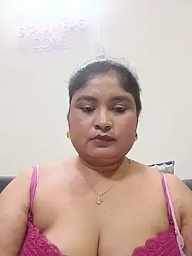 Snapshot of hornyriyanka chatting on 07-14-26, 10:21 hornyriyanka online show from 07-14-26, 10:21
