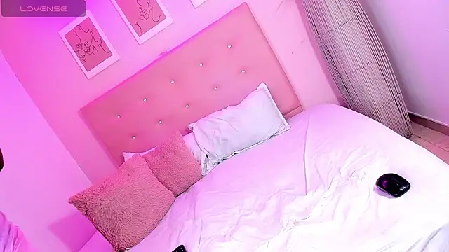 ANNIE DOLCE  online show from 11-23-25, 12:16