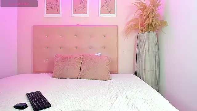 ANNIE DOLCE  online show from 05-28-26, 10:07