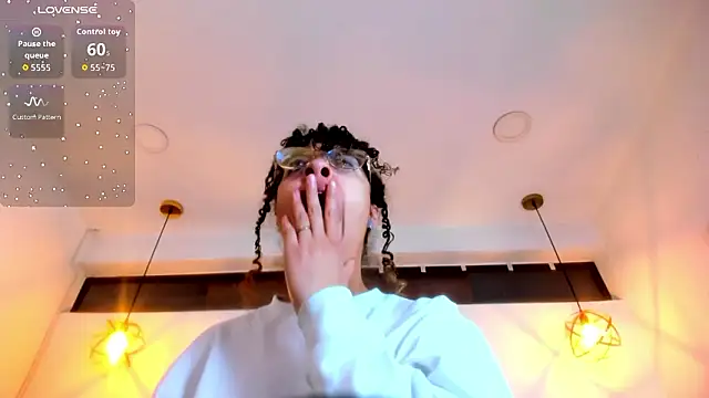 Hanna Cornee  online show from 02-24-26, 12:03