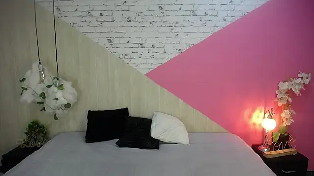 sophia brunette  online show from 11-30-25, 11:14