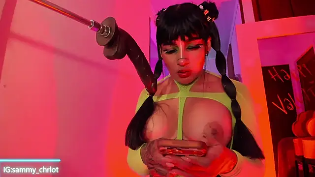 Snapshot of Sammy_charlot chatting on 02-15-26, 09:33 Sammy charlot online show from 02-15-26, 09:33