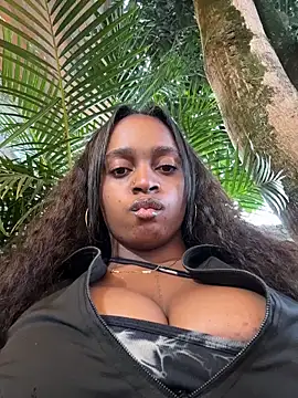 Snapshot of darle_volant chatting on 04-29-26, 10:38 darle volant online show from 04-29-26, 10:38