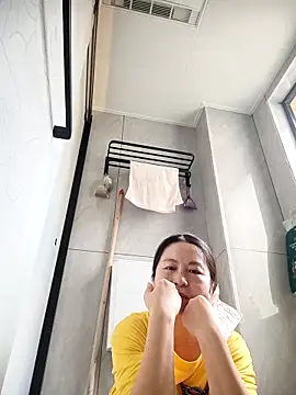 chengcheng12 online show from 10-18-25, 01:52