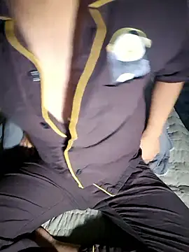 111owo111 online show from 10-21-25, 03:35