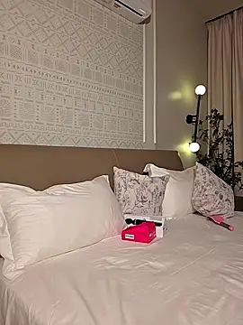 Lexiluv1 online show from 12-20-25, 11:12