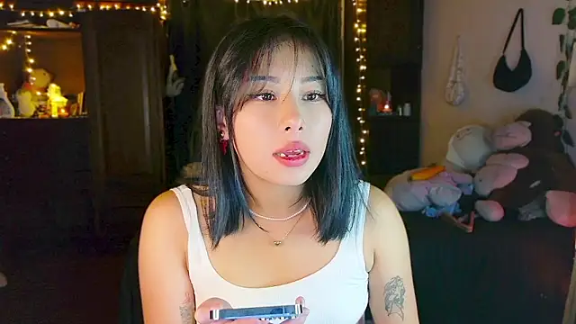 Snapshot of Shisuku_Sophi chatting on 05-17-26, 05:38 Shisuku Sophi online show from 05-17-26, 05:38