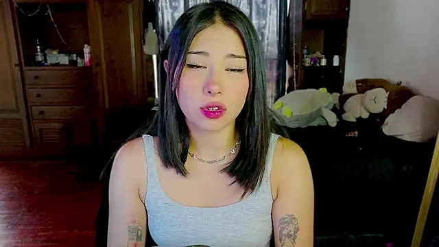Snapshot of Shisuku_Sophi chatting on 07-09-26, 01:59 Shisuku Sophi online show from 07-09-26, 01:59