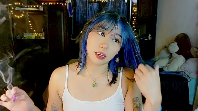 Snapshot of Shisuku_Sophi chatting on 08-05-26, 10:55 Shisuku Sophi online show from 08-05-26, 10:55