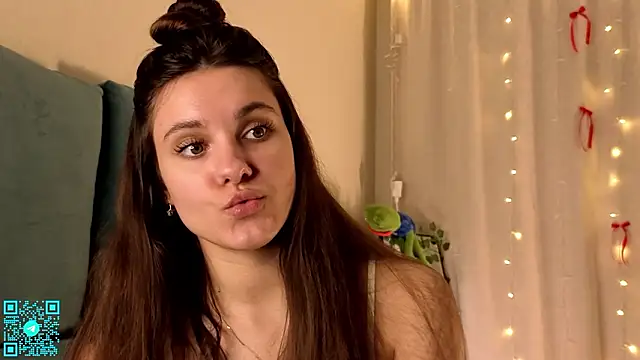 chloemilka online show from 02-15-26, 05:20