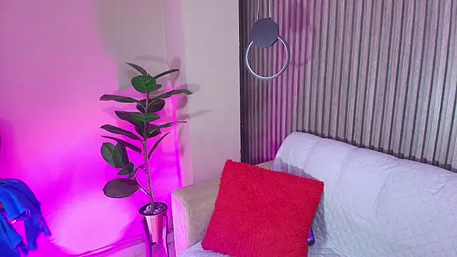 biancaa 18 online show from 09-17-25, 07:15