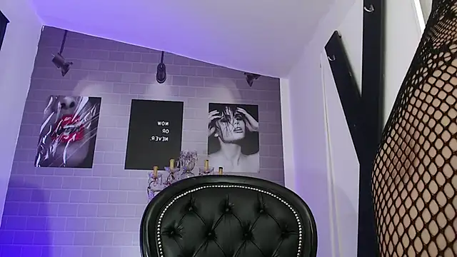 Snapshot of aleesha_cameron02 chatting on 01-07-26, 09:28 aleesha cameron02 online show from 01-07-26, 09:28