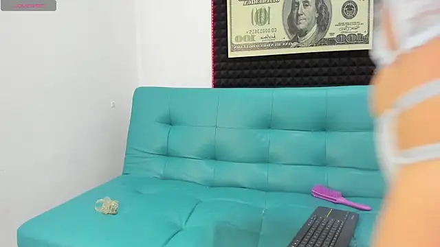 elizabeth lamer online show from 11-16-25, 07:03