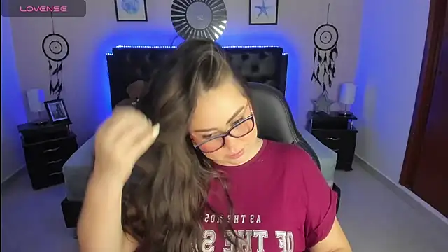 LolaVillalobos online show from 09-11-25, 12:16