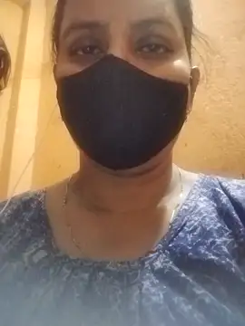 Snapshot of Desi_couple305 chatting on 02-11-26, 03:22 Desi couple305 online show from 02-11-26, 03:22