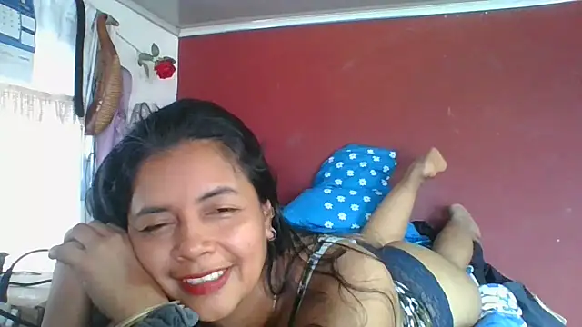 Snapshot of DianaOchoa_ chatting on 04-19-26, 06:10 DianaOchoa online show from 04-19-26, 06:10