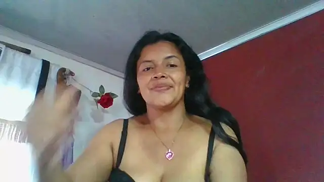 Snapshot of DianaOchoa_ chatting on 04-28-26, 08:25 DianaOchoa online show from 04-28-26, 08:25