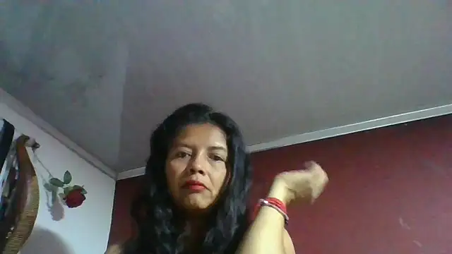 Snapshot of DianaOchoa_ chatting on 05-03-26, 05:13 DianaOchoa online show from 05-03-26, 05:13