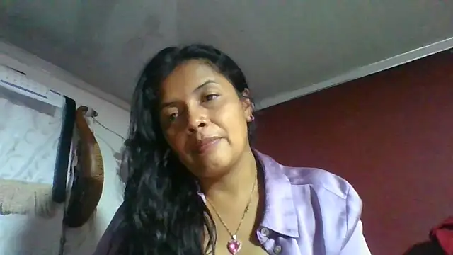 Snapshot of DianaOchoa_ chatting on 05-05-26, 03:03 DianaOchoa online show from 05-05-26, 03:03