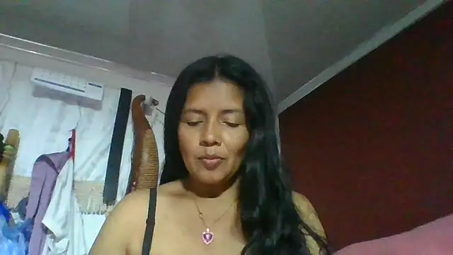 Snapshot of DianaOchoa_ chatting on 05-10-26, 03:23 DianaOchoa online show from 05-10-26, 03:23