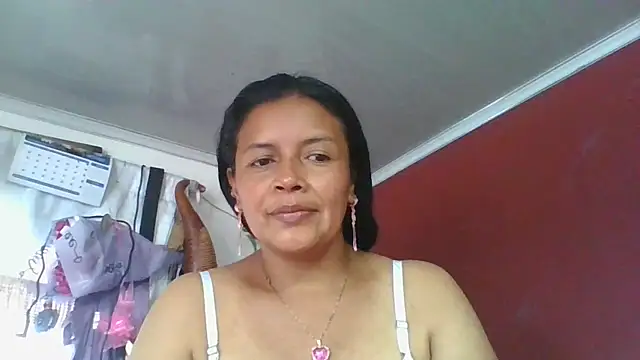 Snapshot of DianaOchoa_ chatting on 05-14-26, 08:26 DianaOchoa online show from 05-14-26, 08:26