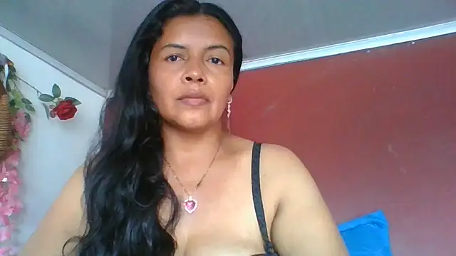 Snapshot of DianaOchoa_ chatting on 05-27-26, 07:22 DianaOchoa online show from 05-27-26, 07:22