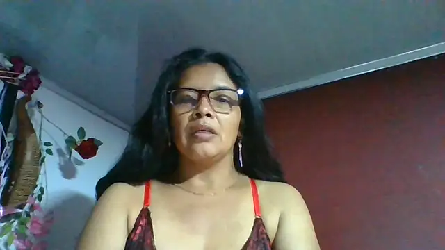 Snapshot of DianaOchoa_ chatting on 06-13-26, 03:04 DianaOchoa online show from 06-13-26, 03:04