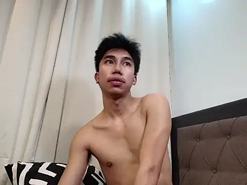 Snapshot of Ur_pinoyhotbrix chatting on 04-28-26, 02:27 Ur pinoyhotbrix online show from 04-28-26, 02:27