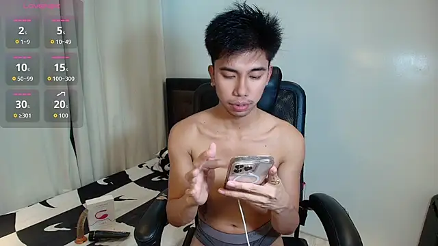 Snapshot of Ur_pinoyhotbrix chatting on 04-30-26, 03:35 Ur pinoyhotbrix online show from 04-30-26, 03:35