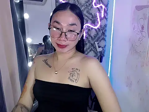 in yourdreamstarxx online show from 01-13-26, 04:01