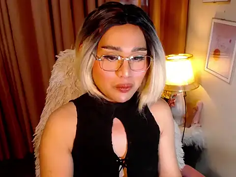 urmidnightcravingsxx online show from 04-14-26, 12:49