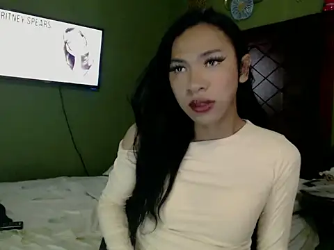 Snapshot of Annaloula chatting on 10-15-25, 03:45 Annaloula online show from 10-15-25, 03:45