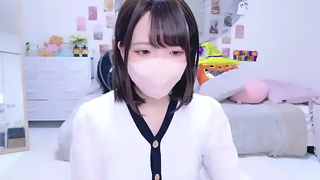 Snapshot of Anzu_xx chatting on 10-27-25, 05:06 Anzu xx online show from 10-27-25, 05:06